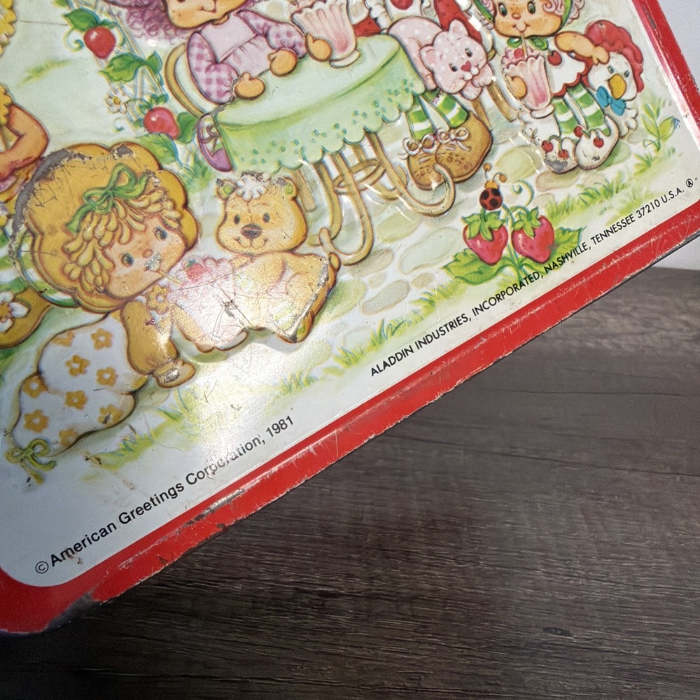 Vintage 1981 Strawberry Shortcake Metal Lunchbox Aladdin & American Greetings - Picture 2 of 6